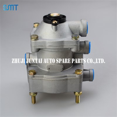 Perävaunun ilmajarrun ohjausventtiili